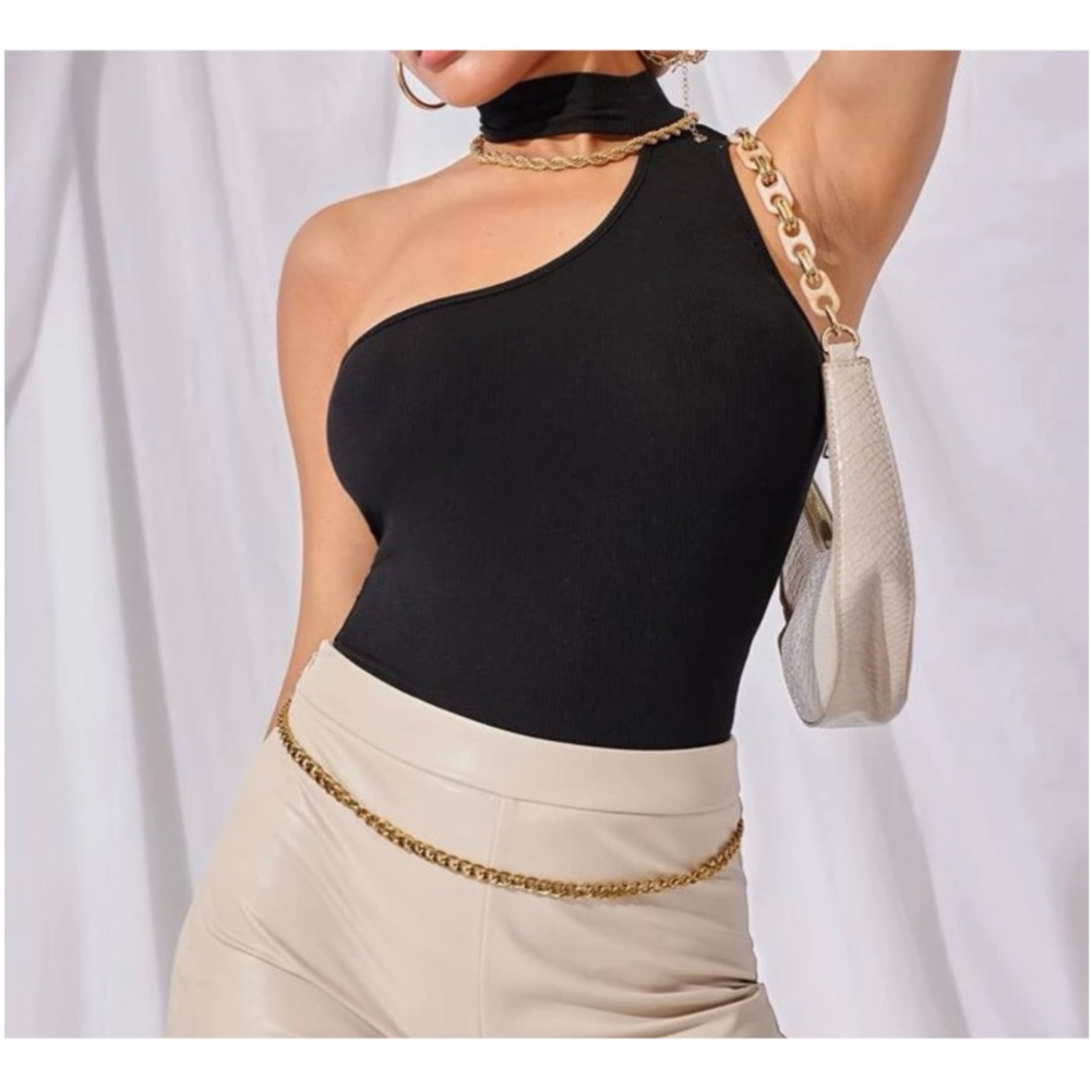 One Shoulder Top, Size M, excellent condition. Never worn!